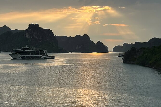 Lan Ha - Ha Long Bay 5Star cruise-Private balcony cabin 2day trip - The best active block: kayaking and swimming in Lan Ha Bay