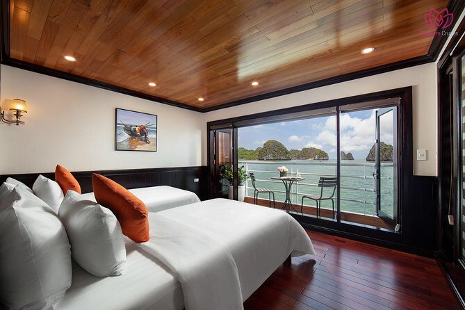 LEADING: All inclusive 3D/2N on cruises in HALONG - many options - Where the experience may feel annoying: communication and music
