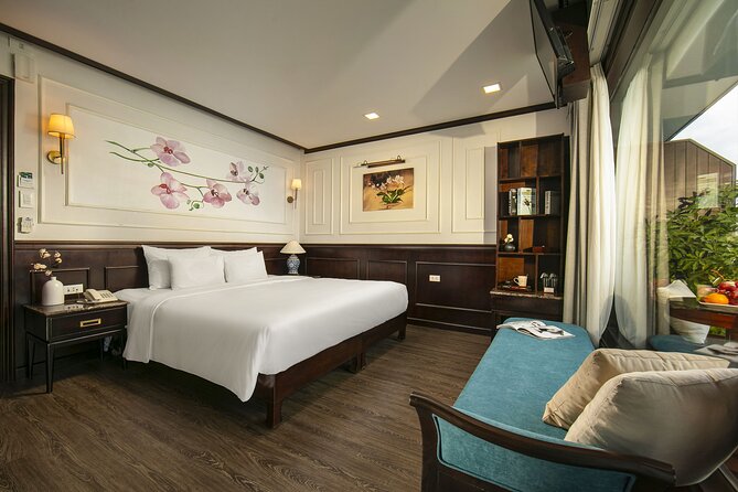 Luxury Cruise 5 star Top Tier Lan Ha bay 2D1N/ 3D2N - Day 1 on the water: Lan Ha Bay, welcome drink, and Tra Bau or Ba Trai Dao