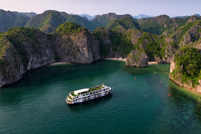 Mon Chéri Cruise 5 star: Unique 2 Days Tuan Chau - Halong bay - Lan Ha Bay - Got Pier boarding at noon: why the timing helps