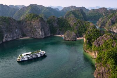 Mon Chéri Cruise 5 star: Unique 2 Days Tuan Chau - Halong bay - Lan Ha Bay - Lan Ha Bay and the canal waterways: the scenic warm-up