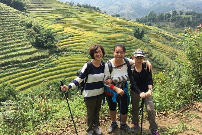 Multi Day Tour in Ninh Binh and Halong from Hanoi - Sung Sot Cave: the “Surprising Cave” stop that people remember