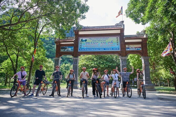 Multi Day Tour in Ninh Binh and Halong from Hanoi - Hoa Lu temples by bicycle: the calm start before the caves