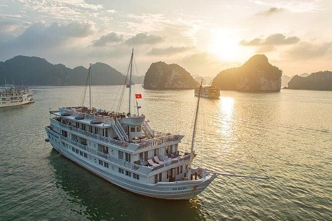 New Cruise Ha Long - CATAMARAN PREMIUM - Group size, guide help, and what your day will feel like