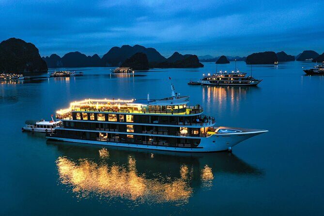 Ninh Binh Ha Long | 3 days 2 nights | 2026 Updated Travel Package - Trang An Grottoes Cruise: A Slow Boat Moment Inside the Karst