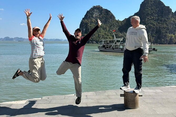 Private 1 Day Tour in Ha Long Bay with Private Cruise or Group - Lunch on the Boat: Hot Seafood That Actually Helps