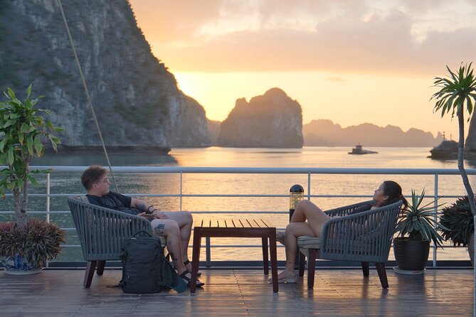 Private 1 Day Tour in Ha Long Bay with Private Cruise or Group - Timing and Transfers: What the 8:00 AM to 6:30 PM Day Really Means