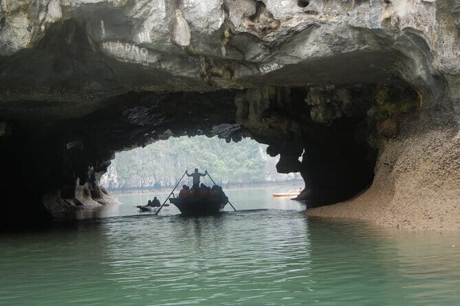 Private Full-Day Tour to Halong Bay from Hanoi - Food on the Boat: Simple, Included, and Actually Helpful