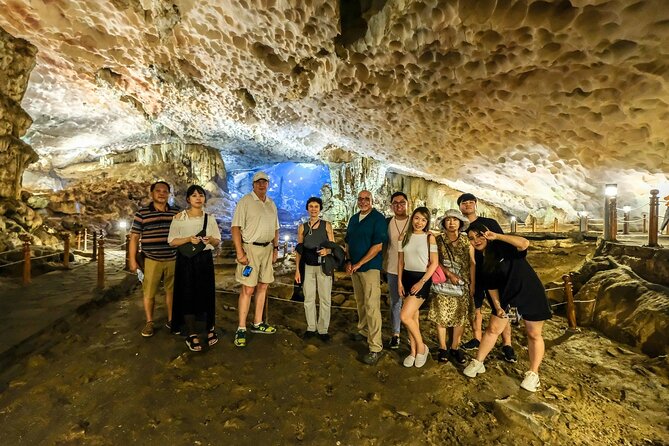 Private Ha Long bay day trip(From Hanoi city or Halong harbour) - Dong Thien Cung and Dau Go Cave: two karst moods