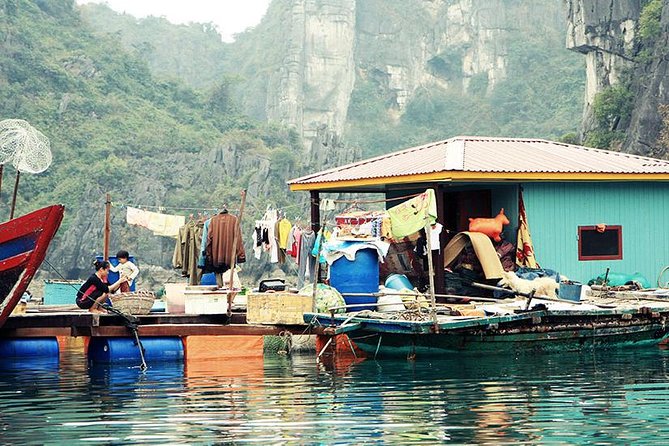 Private Halong Bay In Day - Thien Cung (Heaven Palace Grotto): where the bay turns into a cave story