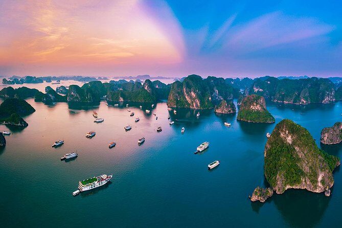Private Halong Bay Sailing Cruise from Hanoi - Thien Cung (Heavenly Cave): the wooden walkway and the reason for the boat approach