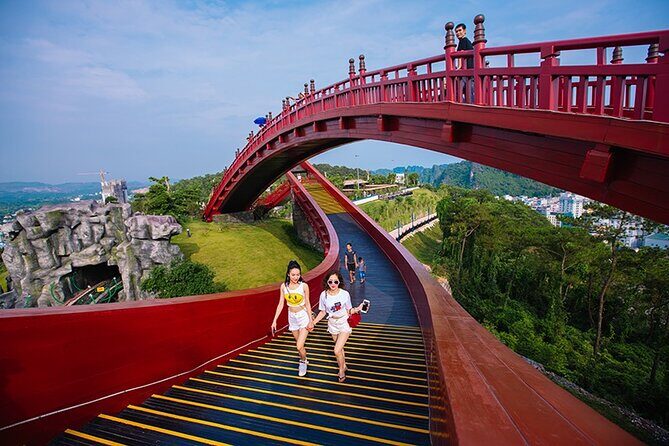 Private Transfer One Way From HANOI > HALONG - The 2.5-hour expressway ride and the Red River Delta views
