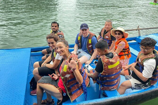 Sea Lion Luxury 5-Star Halong Day Cruise,Buffet Lunch,Shuttle Bus - Hang Luon kayaking or bamboo boat: the best “on-the-water” contrast