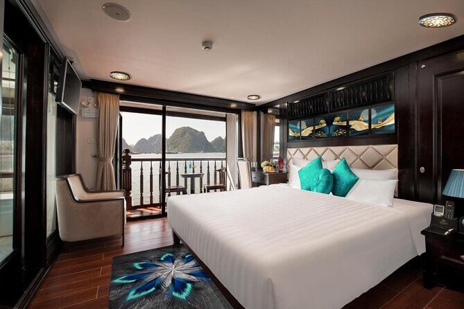 TOP TIER: 3 DAYS/2 NIGHTS tours- LIKE ABOSS on beautiful cruises - Day 2: Caves, Tai Chi, and Early Morning Pace