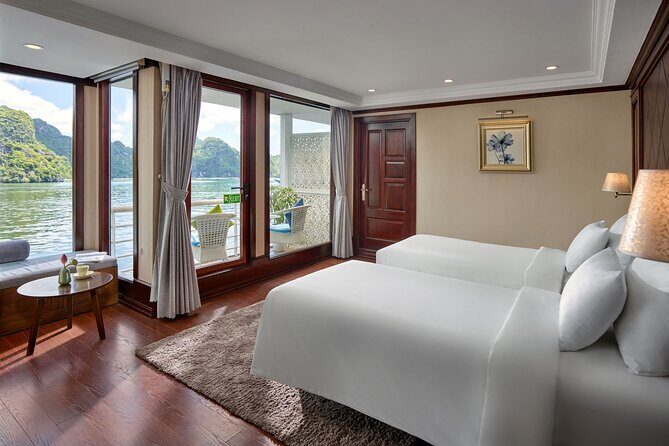 Verdure Lotus Classic Cruise in Halong Bay & Lan Ha Bay (2D1N) - Halong Bay return pass and the art of timing your photos